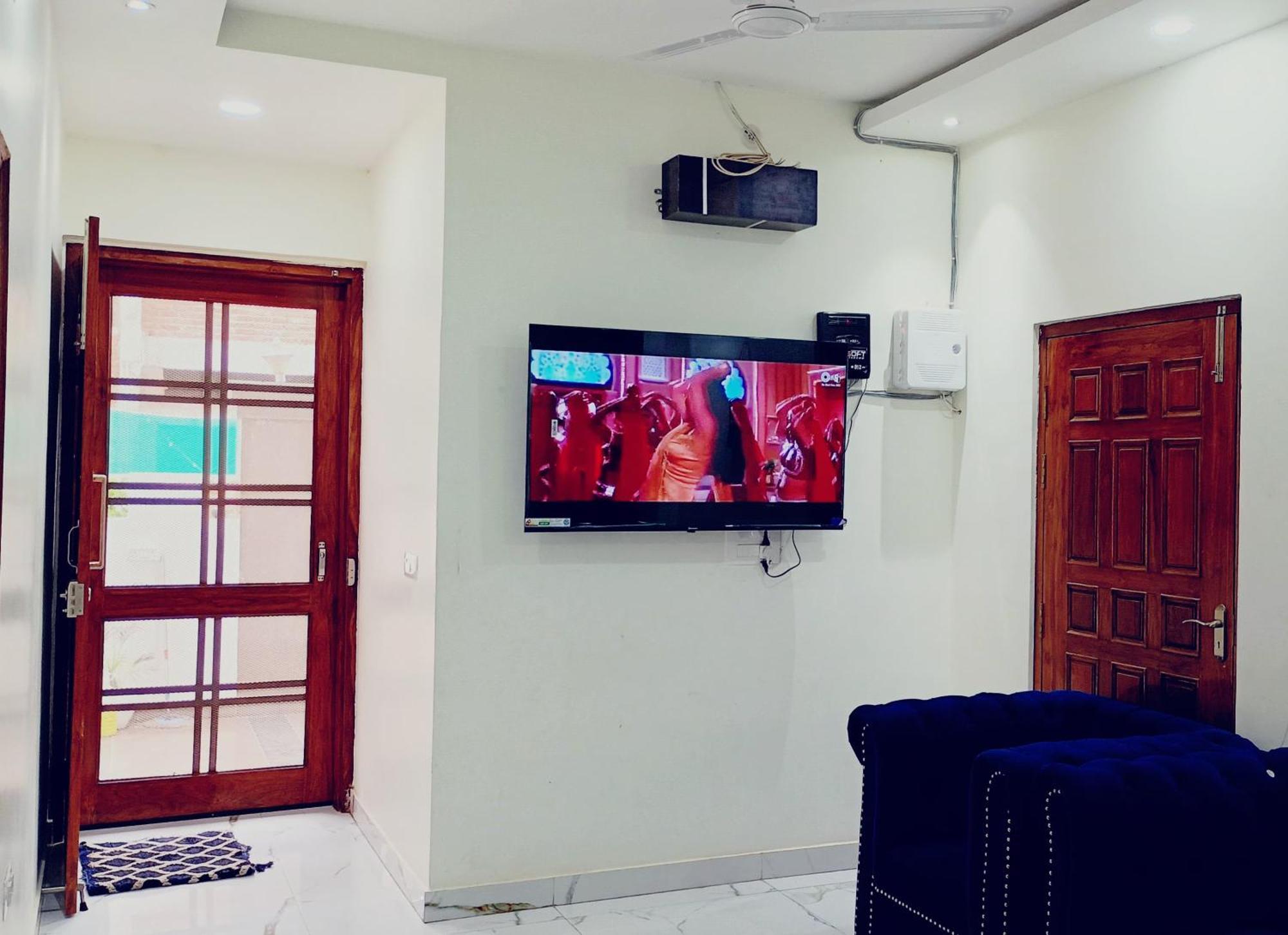 Atulyam Sushant Golf Homestay Lucknow